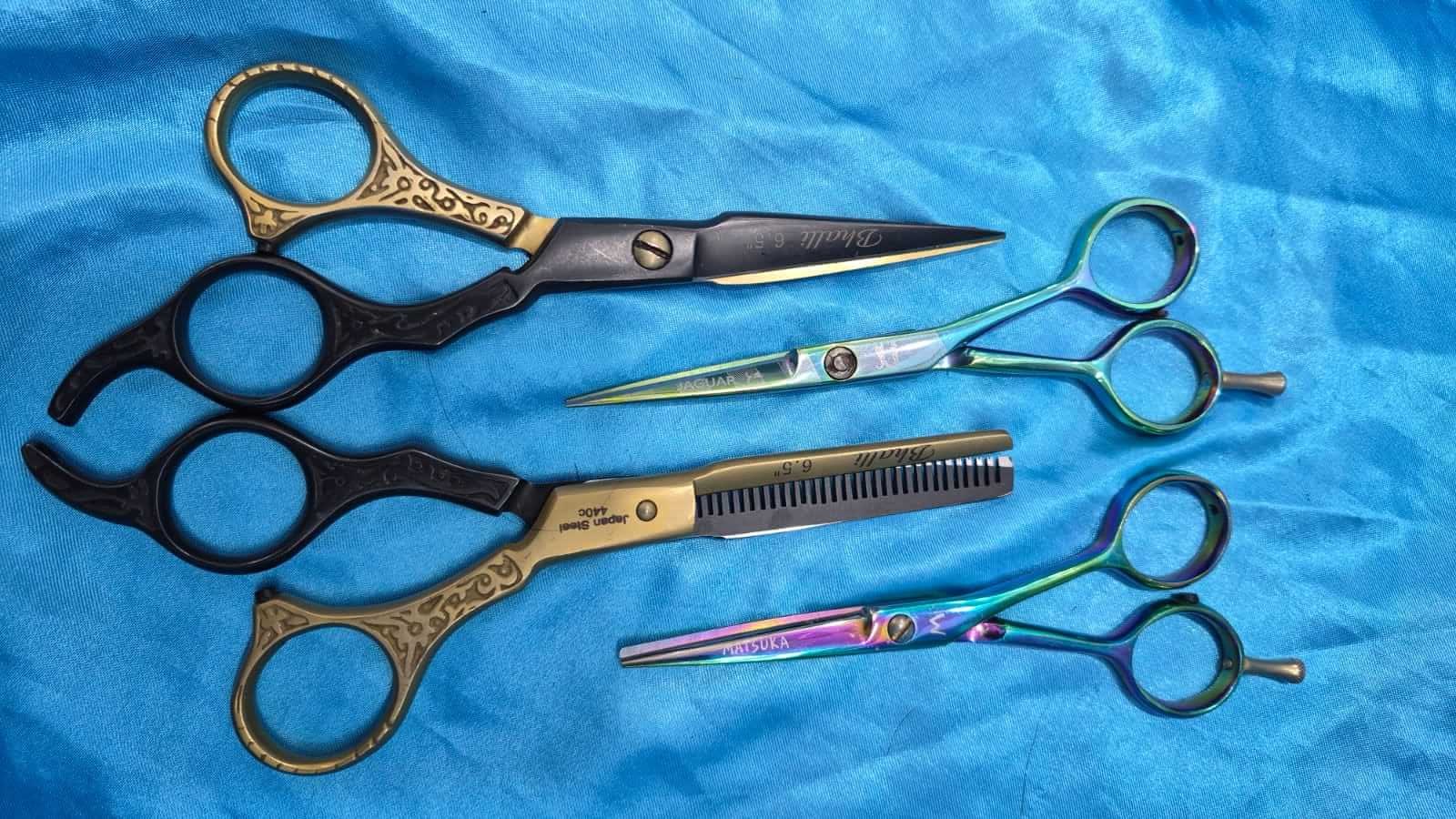Detalhe das tesouras profissionais